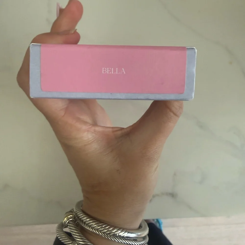 NWT SAIE Supersuede Radiant Blush Powder - Silver/Gray Box - Picture 2 of 6